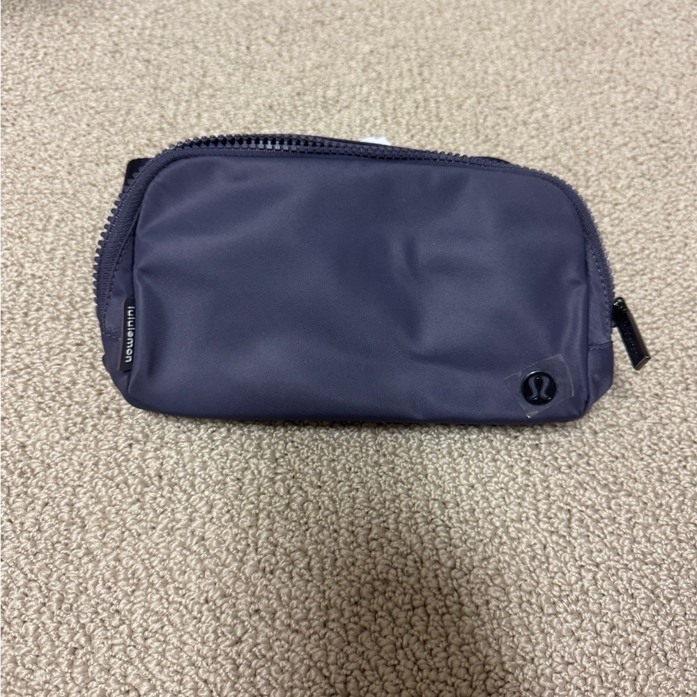 NWT LULULEMON BELT BAG 1L NIGHTFALL